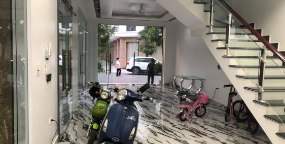 Cho thuê liền kề Hoàng Huy Mall, vị trí đẹp, giá thỏa thuận. LH: 070.228.6635