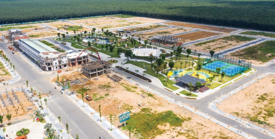 Làm quần quật cả năm, không bằng tiền lời lô đất, Century City lợi nhuận 18%