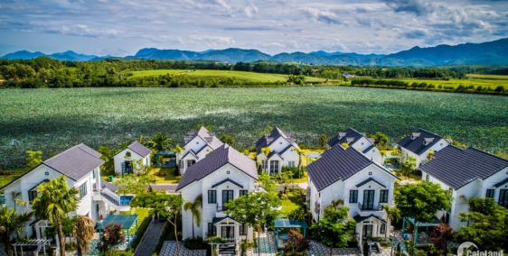 Ra Hàng Gấp Biệt Thự khoáng nóng 280m2 dự án Vườn Vua Resort phú thọ view Hồ sen