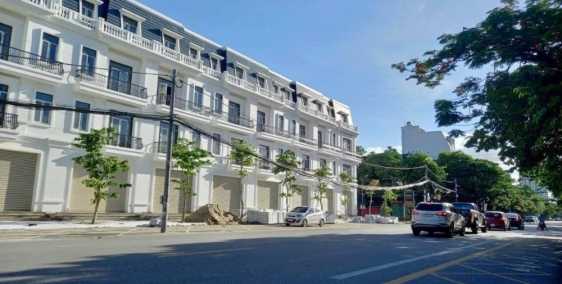 Nhà 3 tầng mới xây mặt đường Lê Hồng Phong