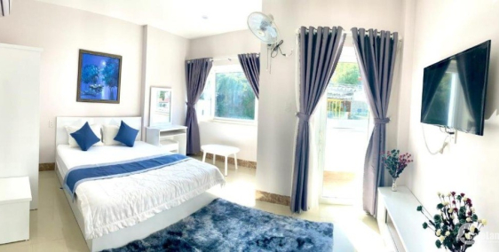 Bán gấp khách sạn 35 phòng mặt tiền Nguyễn Hiền cách biển Bãi Sau 50m.