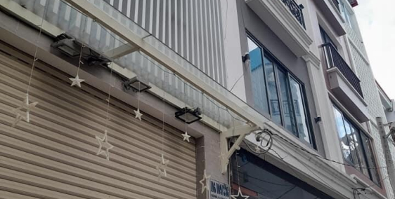 Bán nhà do KTS thiết kế , tặng nội thất 50m2 5tầng khu VIP Bắc Hải 7.4 tỷ