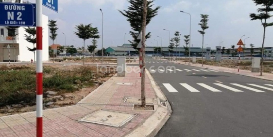 Bán gấp lô đất đối diện chợ giá rẻ sẵn sổ hồng