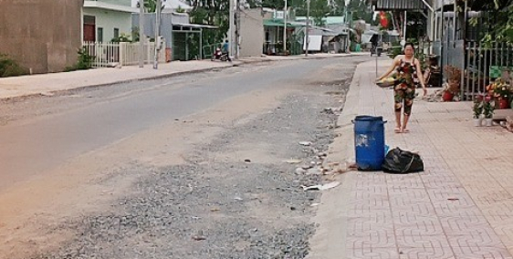 Nền rất là đẹp, nền bằng phẳng k xù xì, nhìn rất đẹp, rất tốt mua để ở