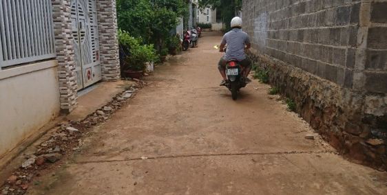 Chính chủ cần vốn kd, bán đất 2MT hẻm Hùng Vương, TP Buôn Ma Thuột