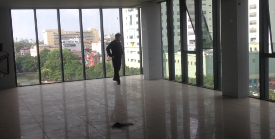 Cho thuê văn phòng ,phòng học…40m2,80m2 mặt phố Chùa Láng quận Đống Đa