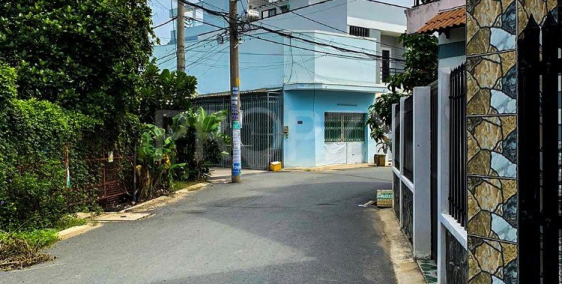 Bán lô đất full thổ cư, hẻm nhựa, diện tích 120.7m2 Thị trấn Hóc Môn  -