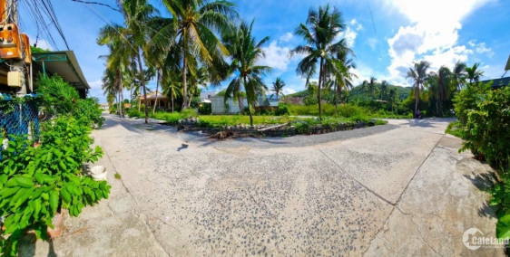 Cần Bán 1 lô đất diện tích lớn  tại khu Thuỷ Tú -xã Vĩnh thái - Nha Trang