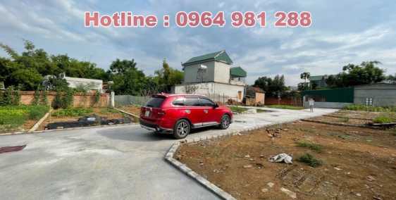 Bán gấp lô đất tiềm năng tại Hòa Lạc - Gần đường 420 - Giá chỉ 700tr/lô.