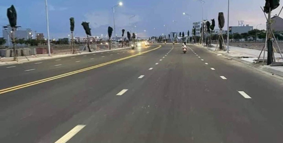 Phía sau chợ đầu mối nông sản còn 5 lô cần chuyển nhượng