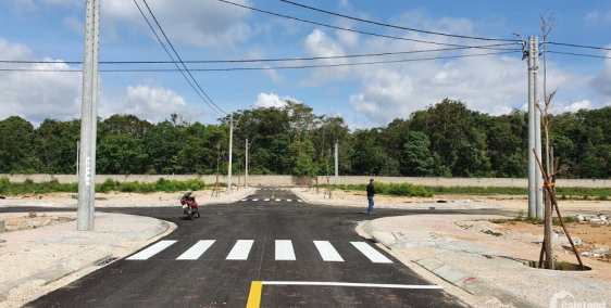 Em còn vài lô cần ra hàng gấp, giá tốt. Chỉ 370 triệu/ 1 nền biệt thự