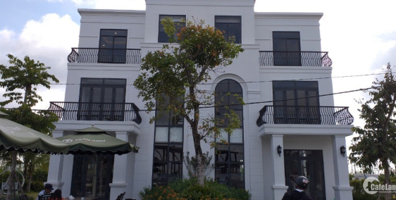 Bán Biệt Thự Sang Trọng Có Sân Golf Đẳng Cấp Châu Âu DTSD: 235m2 SHR Gía 3,1 tỷ