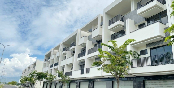 NHÀ PHỐ LIỀN KỀ VCN PHƯỚC LONG NHA TRANG KỀ SÔNG SÁT BIỂN CHỈ VỚI 17TR/M2