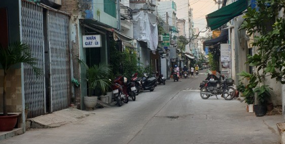 Nợ ngân hàng cần bán gấp nhà đường Ông Ích Khiêm, Phường 14, Quận 11