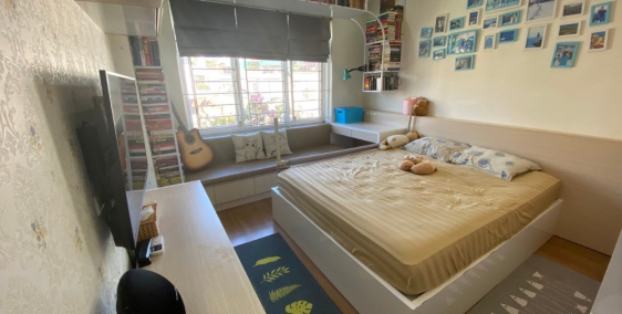 Cần bán gấp Mặt phố Đê La Thành giá 6 tỷ, 32mx2 tầng, kinh doanh đông đúc