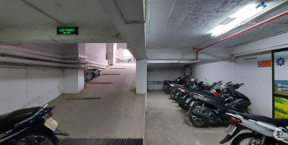 Bán nhà mặt phố Phạm Văn Đồng cho thuê văn phòng 270m2 giá 88 tỷ.