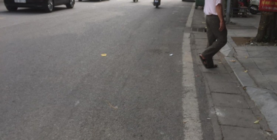 Bán gấp nhà Mặt phố Lê Thanh Nghị giá 16 tỷ, 35mx4T, Kinh doanh lớn