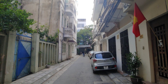 Bán Gấp Nhà Ngõ 61 Phố Yên Lạc, Hai Bà Trưng, Ngõ Vip, 86m2, MT đẹp 5.5m