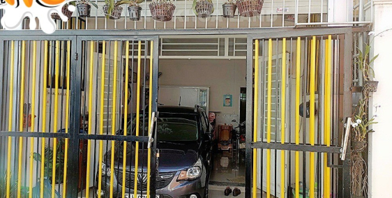 Nhà hiếm 1 căn duy nhất sát nách Lê Văn Việt xe hơi để trong nhà DT 70m2 chỉ 4,2