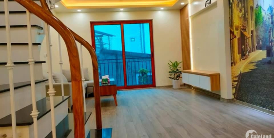 Bán nhà phố Nguyễn Văn Huyên, diện tích 73m2, 5.5 mét mặt, nhỉnh 5 tỷ.