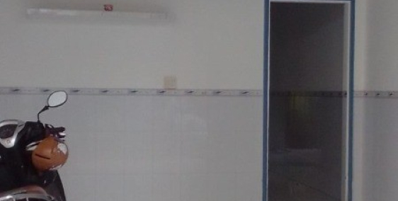 bansnhaf cấp 4 ngay trung tâm , giá rẻ