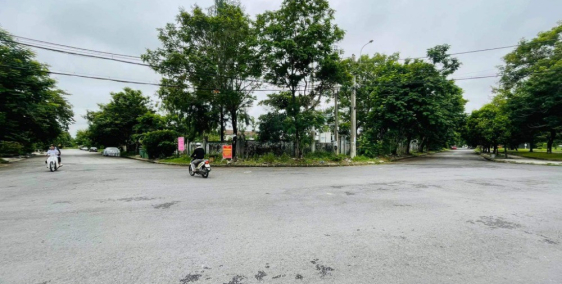 Nhà đất thô Green city sạch sẽ giá đầu tư