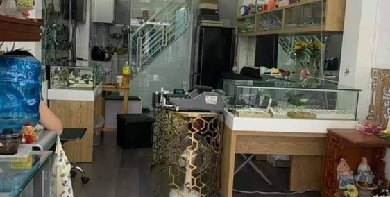 Bán nhà mặt tiền đường Trần Tuấn Khải Q5