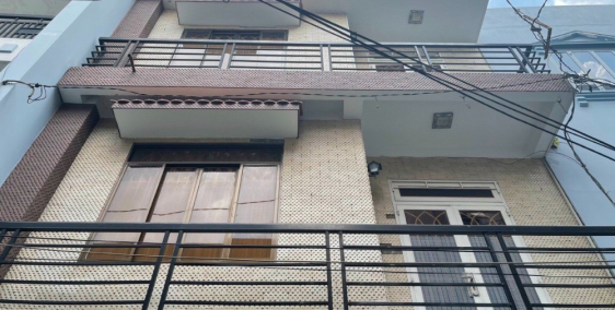 Bán nhà hẻm nhựa xe hơi đường Thích Quảng Đức 40m2 3tâng giá 4.8 tỷ