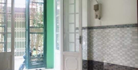 Nhà Trịnh Đình Trọng, Tân Phú, dt: 4x11, ba lầu, giảm 800 triệu còn 5.1 tỉ