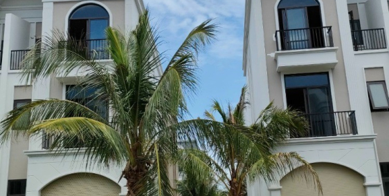 Bán căn bìa view công viên vị trí kinh doanh, nhà 1 trệt 2 lầu 100m2 SHR bán lỗ