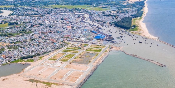 CHÍNH CHỦ CẦN BÁN LÔ ĐẤT NGAY MẶT BIỂN THỊ XÃ LAGI - BÌNH THUẬN