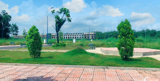 Nhà Phố + Đất Nền Ngay Mặt Tiền Chợ Trừ Văn Thố Tại Bàu Bàg 549t