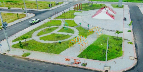 Bán nền ngay trung tâm thương mại kế hẻm lỹ thụât 4m giá đầu tư