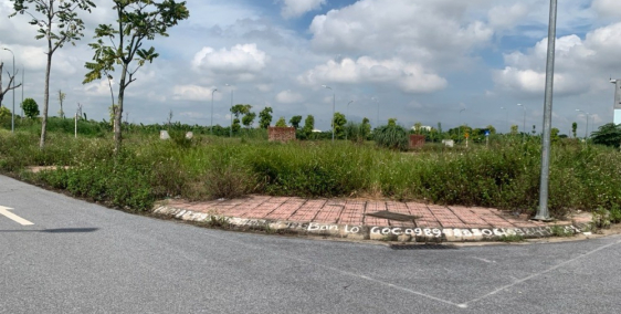 Bán lô góc đất đấu giá Cự Khối siêu phẩm trước đường sau ngõ