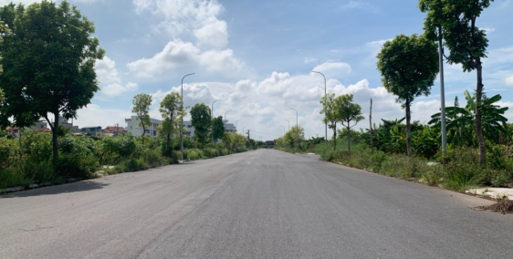 GIẢM GIÁ, thực sự thấp nhất lô đất đấu giá Cự Khối cực thoáng, không bốt điện