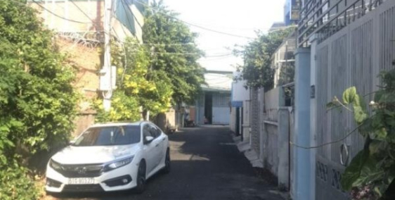 Bán nhanh đất hẻm đường Lạc Long Quân gần biển với giá đầu tư