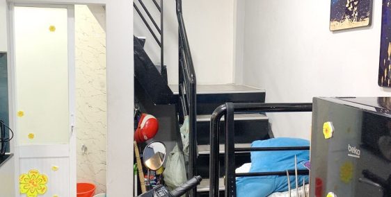 Nhà đẹp 4.2*7m/2 lầu hẻm Trần Phú P9 Q5