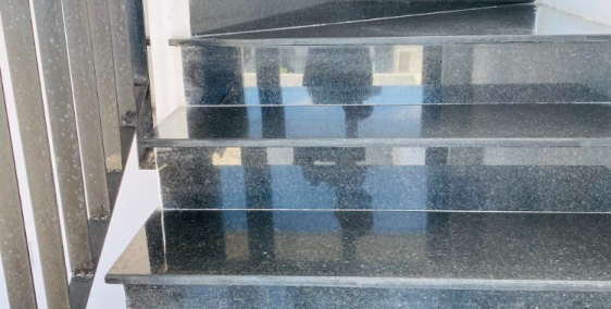 Bán  gấp căn hộ 5 tầng góc 2 mặt tiền Thanh Tịnh  vị trị siêu đẹp gần bến xe