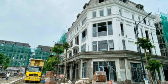 Bán căn góc trục 40m Louis City Hoàng Mai, ck 5%, htls 0% 12 tháng