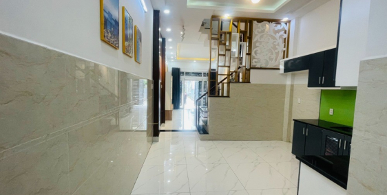 Chính chủ bán nhà đẹp tặng kèm nội thất dtsd: 210m2 gồm 1 trệt, 3 lầu