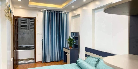 Bán nhà phố VĂN CAO, Ba Đình, diện tích 35m2, 5 tầng, ngõ oto giá 4.3 tỷ!