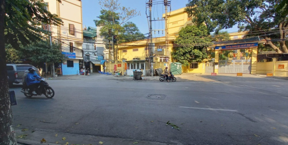 HIẾM CÓ-KHÓ TÌM-HỘ KHẨU HAI BÀ TRƯNG - KINH DOANH- HƠN 2 TỶ