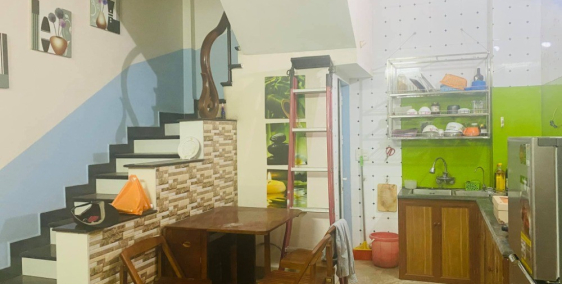 CHủ bán gấp nhà Ngọc THụy 31m x 5 tầng 2.95 tỷ