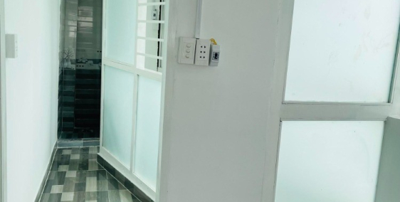 Bán nhà mặt tiền Đường Ba tháng Hai P16 Quận 11, ngang 4m giá thương lượng