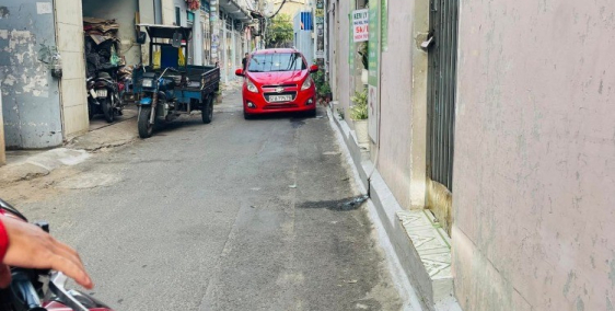 Bán nhà Hòa Bình cực đẹp xe hơi trước cửa