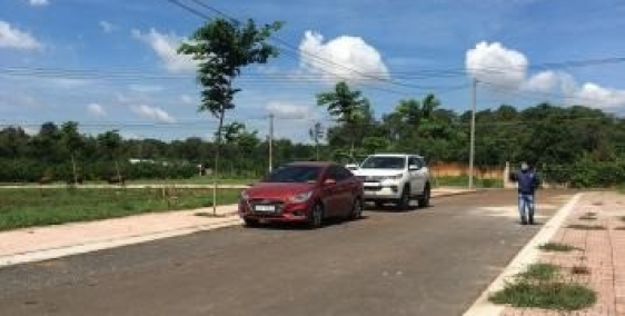 Chủ ngộp cần bán gấp lô đất 330m2 đường 11m kp3 Hắc Dịch gần KCN 450ha