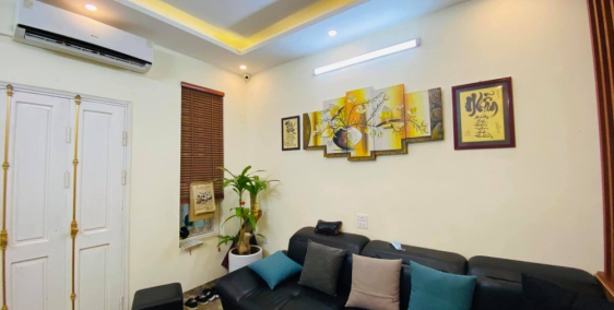 "BÁN NHÀ ĐẸP GẦN HỒ TÂY NHÀ XÂY 5 TỐI ƯU DIỆN TÍCH SỬ DỤNG 35M2  NHỈNH 4 TỶ  TIỂ