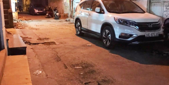 Bán nhà Cát Linh, 46m2 x 4T CHỈ 4.4 tỷ CÓ SÂN ĐỂ XE, NHÀ ĐẸP, Ở SƯỚNG