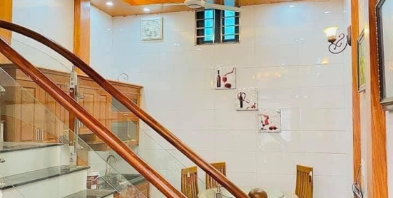 Bán nhà Phùng Hưng Hà Đông 45mx 4 Tầng,giá chỉ 5,4 Tỷ, ôTô tránh, CTL