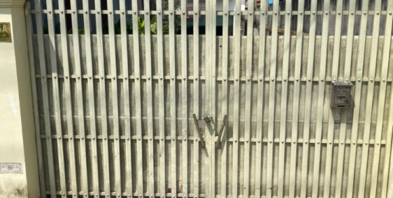 Nhà mặt tiền sổ hồng chính chủ cần bán